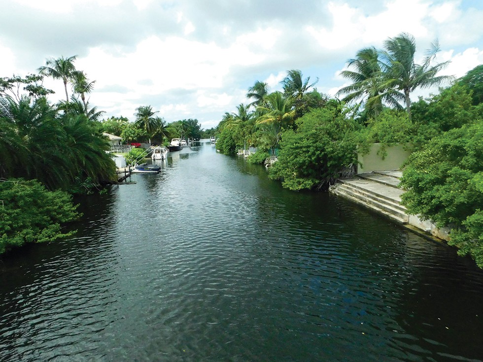 Biscayne-Canal-at-Miami-Shores,-looking-west.jpg